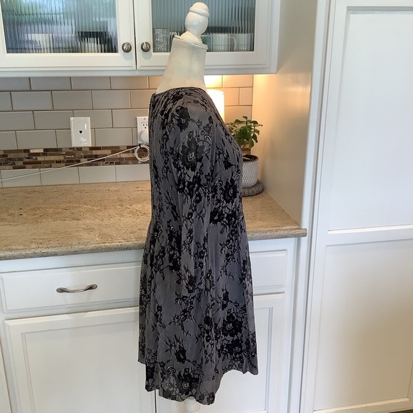 Club Monaco Silk Black and Gray Floral Dress Size 8 - Picture 4 of 12